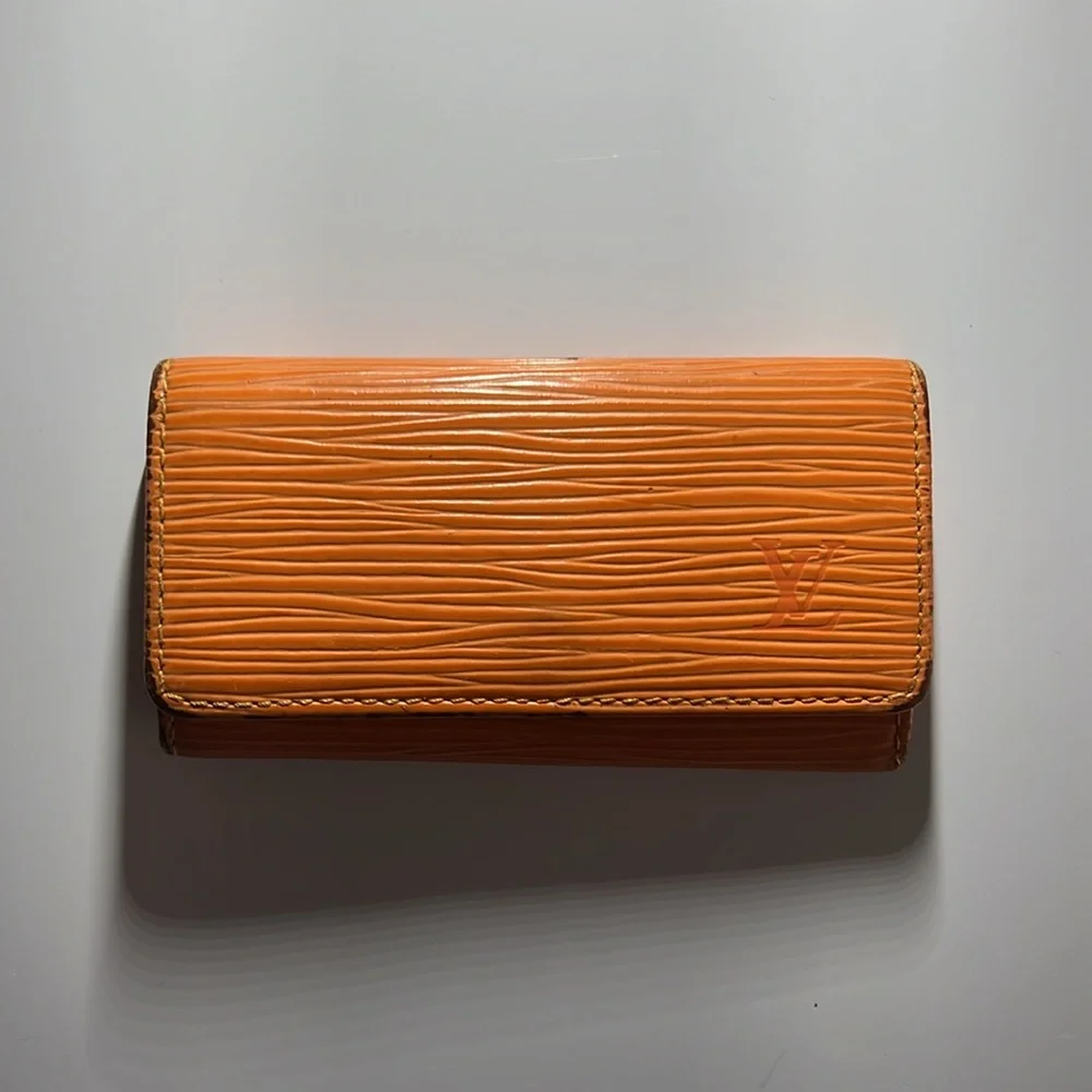 Louis Vuitton Orange Epi 4 key holder - Picture 1 of 12